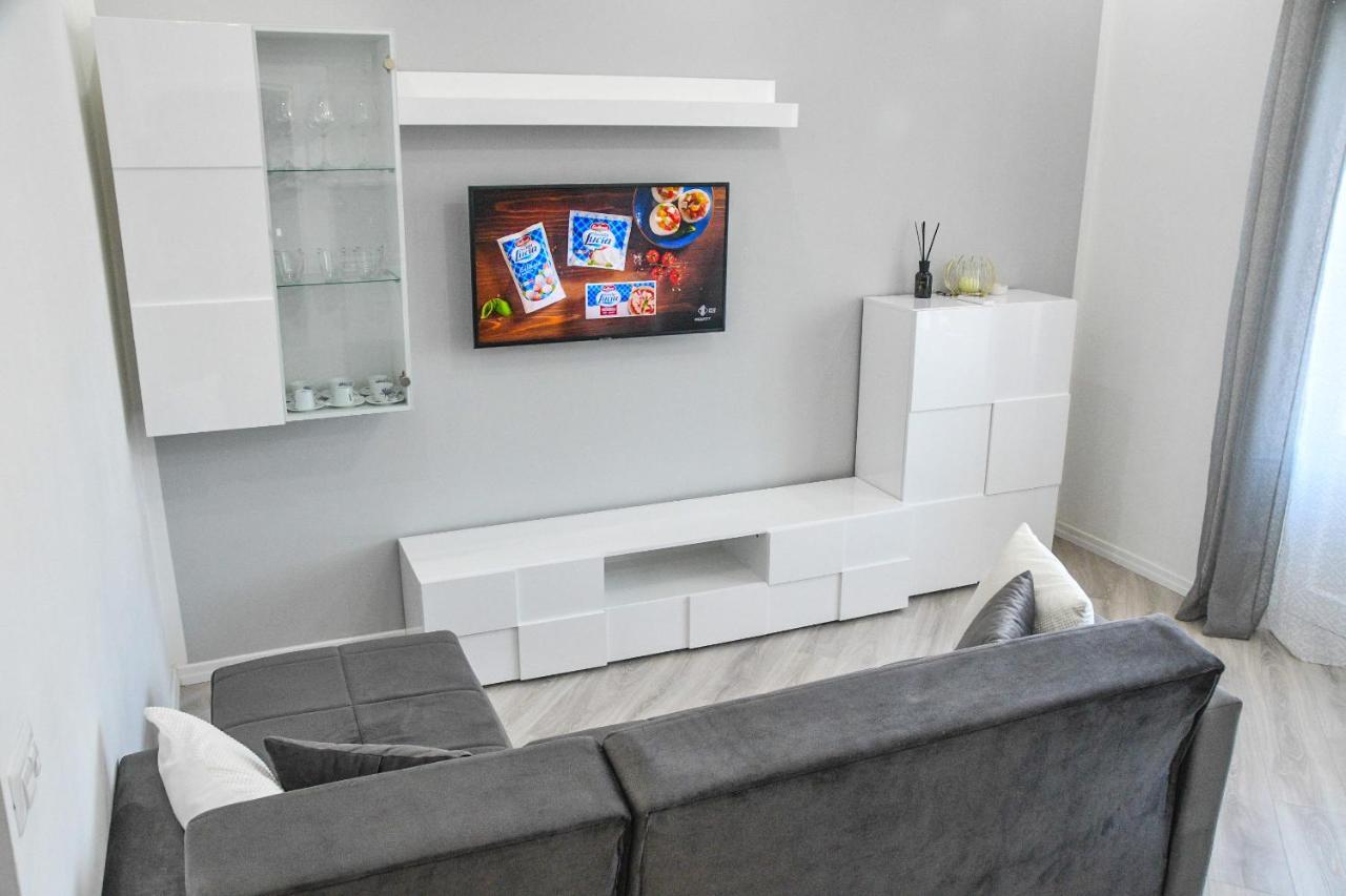 M&M'S Home แตร์นี ภายนอก รูปภาพ